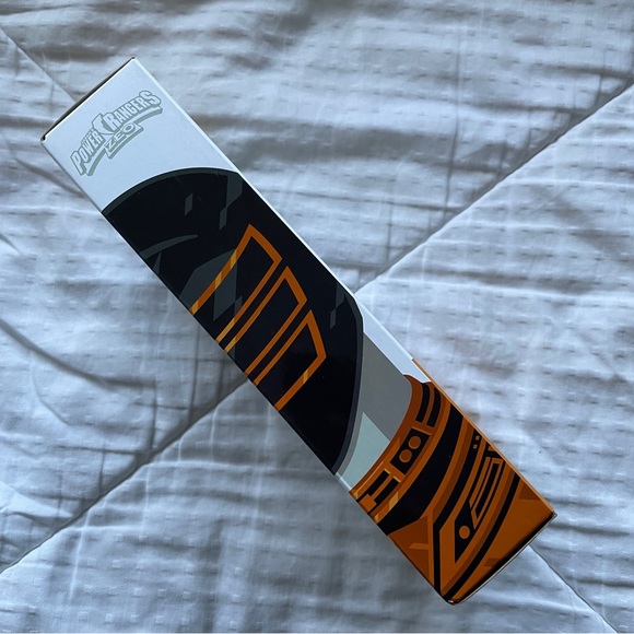 Power Rangers Lightning Collection - Zeo Gold Ranger - Picture 4 of 6